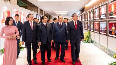 Lãnh đạo Đảng, Nhà nước, đại biểu Quốc hội tham quan Triển lãm "Quốc hội Việt Nam - 80 năm đồng hành cùng dân tộc"