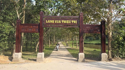 เว้: คำสั่งให้รื้อถอนสิ่งปลูกสร้างผิดกฎหมายบริเวณสุสานของพระเจ้าเถียวตรี