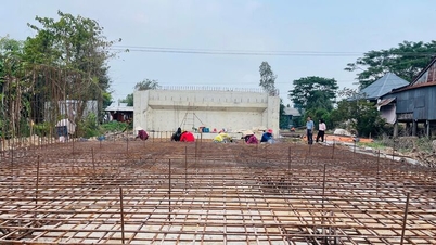 เลขาธิการพรรคประจำตำบลฮวาหลัก ตรวจเยี่ยมโครงการสำคัญต่างๆ