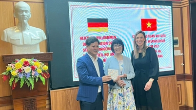 Miasto Wernigerode (Niemcy) przekazało 2150 euro na pomoc dzieciom z okręgu Hoi An, który ucierpiał w wyniku powodzi.