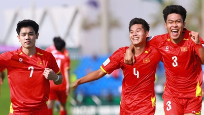 ក្រុម U23 វៀតណាម «ឈ្នះយ៉ាងឆាប់រហ័ស» ទល់នឹងហ្ស៊កដានី ដោយឈរនៅកំពូលតារាងពូល A៖ ការប្រកួតនេះមាន VAR, Dinh Bac និង Hieu Minh។