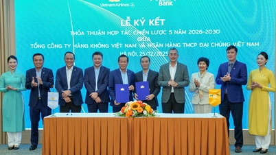 Vietnam Airlines och PVcomBank utökar strategiskt samarbete för 2026-2030.