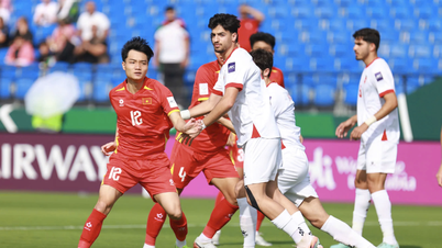 خبير أردني: "منتخب فيتنام تحت 23 سنة قوي للغاية لأن لاعبيه يحافظون دائماً على الانضباط".