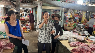 Les frais de marché élevés suscitent du ressentiment parmi les vendeurs du marché de Ham Nuoc.