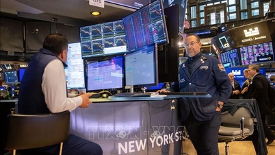 De Dow Jones-index nadert zijn historische grens van 50.000 punten.
