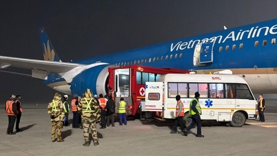 Máy bay Vietnam Airlines hạ cánh khẩn cấp tại Ấn Độ cấp cứu khách