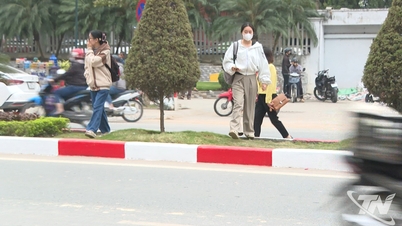 ปฏิบัติตามกฎหมายและประพฤติตนอย่างสุภาพเมื่อใช้ถนน