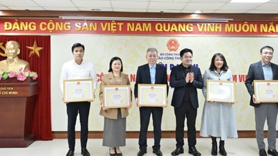 Nhiều tập thể, cá nhân tiêu biểu Báo Công Thương nhận khen thưởng của Bộ Công Thương