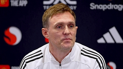 El técnico interino Darren Fletcher: el Manchester United volverá a una formación de cuatro defensores.