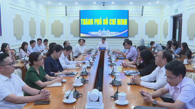 Hô Chi Minh-Ville participe à la Conférence nationale en ligne du secteur financier de 2025.