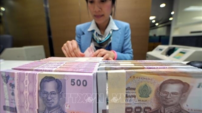 Bahtul thailandez își continuă aprecierea puternică.