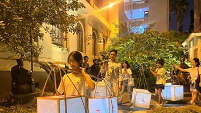 منفرد ادبی سیاحت