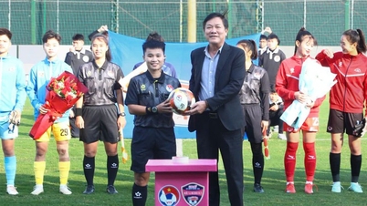 마이 덕 청 감독은 2026년 에이스쿡 컵 전국 U-19 여자 축구 선수권 대회에 출전할 유망주를 찾고 있습니다.