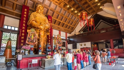 Descubra a identidade cultural de Hong Kong através de 5 templos icônicos.