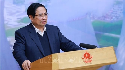 Premierminister Pham Minh Chinh: Tagsüber zu arbeiten reicht nicht aus, deshalb müssen wir auch nachts arbeiten, um das Atomkraftprojekt voranzutreiben.