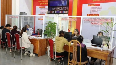 Reforma administrativa vinculada a la transformación digital en Thanh Hoa: la comuna de Thuong Xuan acelera la prestación de servicios a la población.