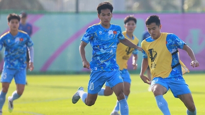 ベトナムU23チームはキルギスタンに勝つ決意で、得意技を練習している。