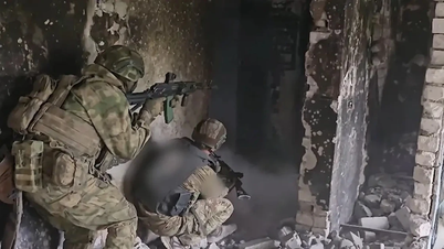 Três grupos militares russos estão coordenando seus esforços, e a operação em Donetsk está em andamento com intensos combates.