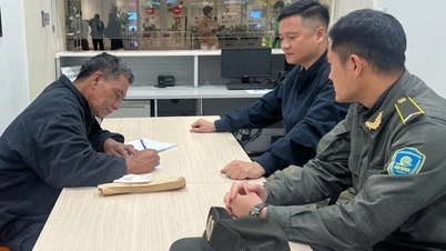 필리핀 관광객들이 커피를 사러 갔다가 길을 잃고 결국 택시를 타고 노이바이 공항으로 갔다.