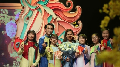 Hữu Phúc, Y Nhã và Si Si Academy bền bỉ với Giải Mai Vàng