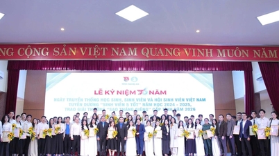 Nghệ An tuyên dương 75 sinh viên đạt danh hiệu 'Sinh viên 5 tốt' và Sao Tháng Giêng