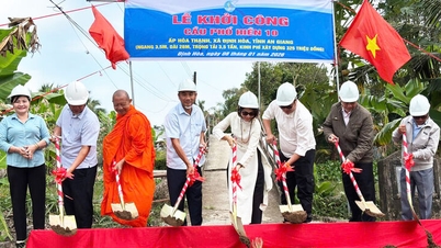 Die Gemeinde Dinh Hoa beginnt mit dem Bau von öffentlichen Anlagen.