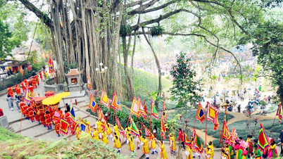 The worship of Saint Tran in Lao Cai ward.