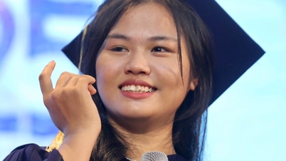 Kisah hidup siswa yatim piatu berprestasi itu membuat seluruh hadirin menitikkan air mata.