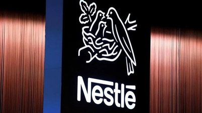 Nestlé nadal wycofuje partie mleka podejrzane o skażenie w Afryce, obu Amerykach i Azji.
