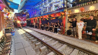 'Railway Coffee Street' sjuder av liv och rörelse inför förslaget att stoppa persontågen.