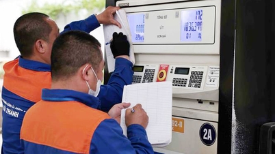 Xăng tiếp tục giảm giá