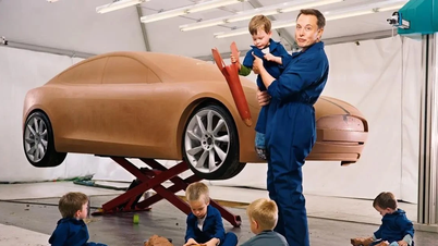 Elon Musk dạy 14 con không học ngoại ngữ vì đã có AI