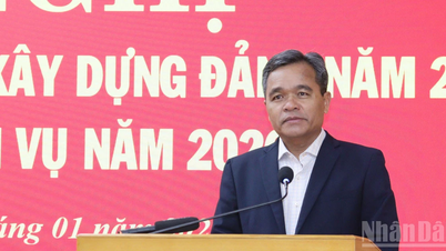 Setiausaha Jawatankuasa Parti Wilayah Quang Ngai: Sektor organisasi dan kakitangan Parti perlu terus menginovasi pemikirannya dan meningkatkan kualiti khidmat nasihatnya.