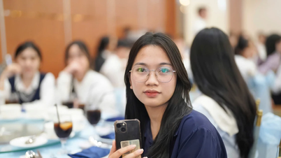 En yüksek puan alan yaklaşık 100 öğrenci için Ho Chi Minh Şehri'nde bir günlük gezi.