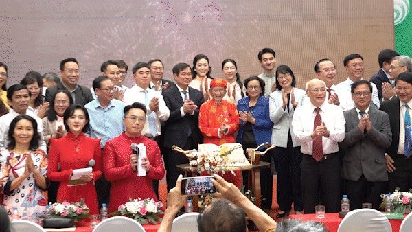 ถนนหนังสือนครโฮจิมินห์: 10 ปีแห่งการสร้างพื้นที่วัฒนธรรมการอ่านใจกลางเมือง