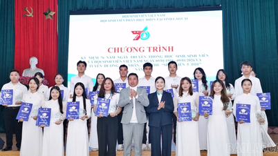 Kampus cawangan Universiti Thai Nguyen di Lao Cai memberi penghormatan kepada 40 "Pelajar Cemerlang" (5 Pelajar Baik).