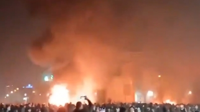 Im Iran kommt es zu Internetausfällen, und die Proteste eskalieren deutlich.