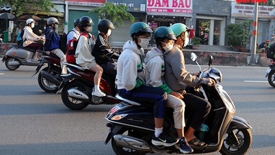 សីតុណ្ហភាពនៅទីក្រុងហូជីមិញបានធ្លាក់ចុះក្រោម ១៨ អង្សាសេ ដែលធ្វើឱ្យអ្នកស្រុកញ័រខ្លួននៅពេលព្រឹក។