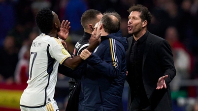 Vinicius verlor die Beherrschung und geriet beinahe mit Trainer Diego Simeone aneinander.
