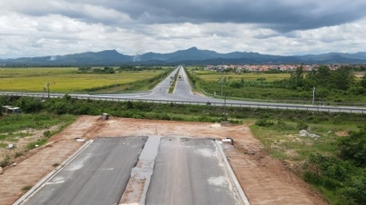 A província de Quang Tri discute soluções para eliminar os "gargalos" nos pontos de conexão com a rodovia nacional.