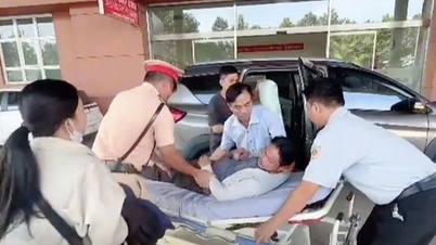 Traffic police promptly escorted the stroke victim to the hospital for immediate treatment.