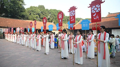950 estudiantes participaron en el desfile en conmemoración del 950 aniversario del Templo de la Literatura – Universidad Nacional.
