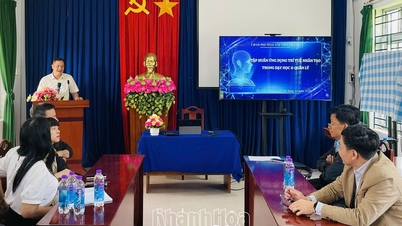 O distrito de Tay Nha Trang organiza treinamentos sobre a aplicação da inteligência artificial no ensino e na gestão educacional.