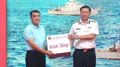 Pelayaran laut membawa Tet (Tahun Baru Cina Vietnam) dari tanah besar ke wilayah laut barat daya.