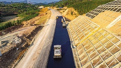 Accélérer encore davantage la percée dans le développement des infrastructures.