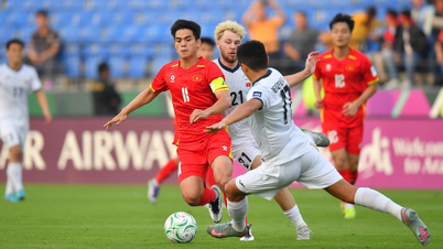 🔴 Live: Vietnam U23 vs. Kârgâzstan U23 (repriza a doua) 1-1: Dinh Bac nu a avut încă nicio șansă.
