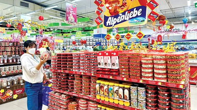 Een breed assortiment Tet-zoetwaren.