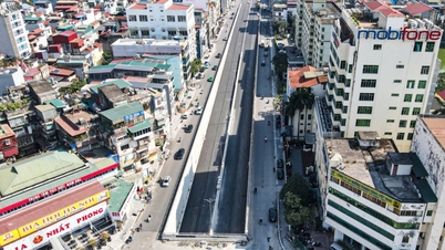 Przyjrzyjmy się bliżej wartemu niemal 800 miliardów VND przejściu podziemnemu w Hanoi przed jego ukończeniem.