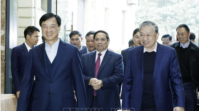 Generalsekretär To Lam arbeitet mit dem Ständigen Ausschuss des Parteikomitees der Stadt Hanoi zusammen.