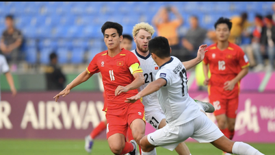 „Vietnams U23-Team explodiert dank der einzigartigen Taktik von Trainer Kim Sang Sik“